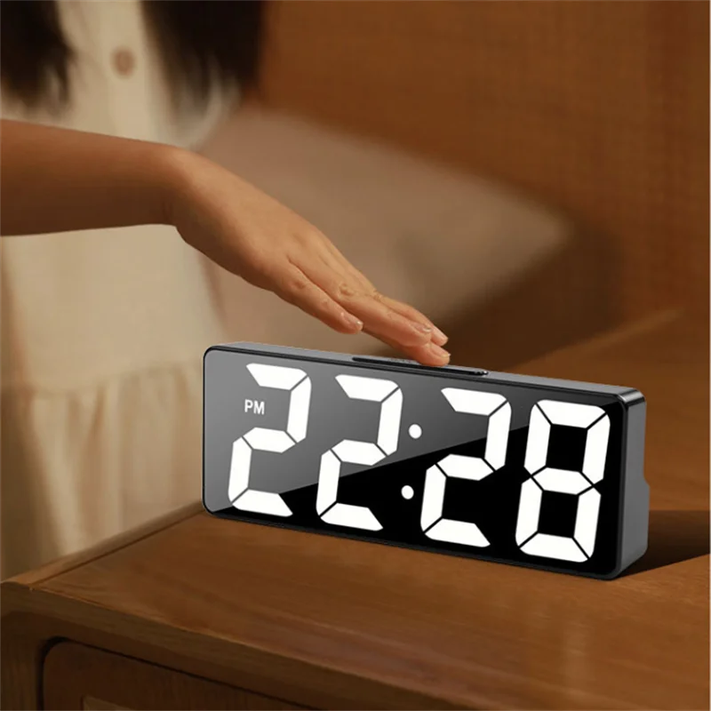 LED Väckarklocka med Temp